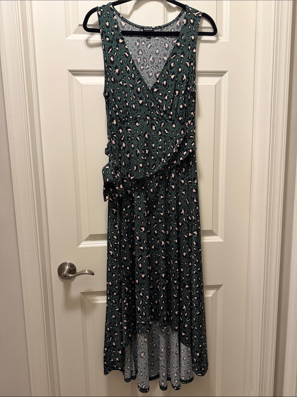 EUC Torrid green leopard print high low dress. Size 0.